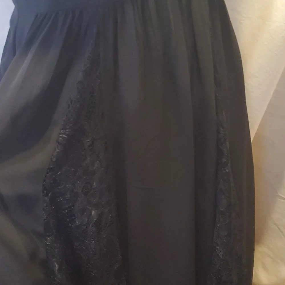 BCBGeneration Black Lace Floor Length Gown SZ 6 - Picture 4 of 11